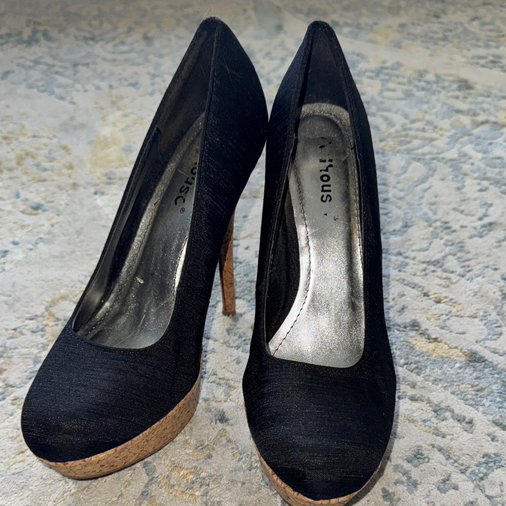 Dollhouse Black Heels with Textured Fabric and Platform Sole